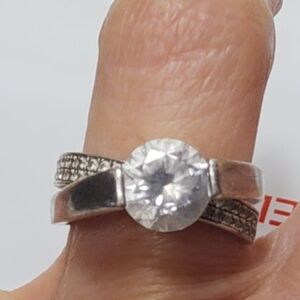 Jeulia 925  Ring with Clear Gemstone Size 6